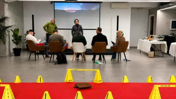 Giornata di formazione con partecipanti e schermo a Spazio Chiave Milano
